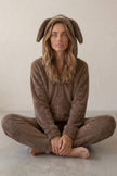 Pyjama polaire lapin femme marron chocolat, veste zippée à capuche oreilles de lapin et pantalon assorti, vue de face