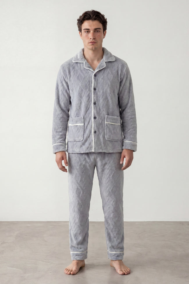 Pyjama polaire perle homme gris clair, veste boutonnée col chemise liseré et pantalon assorti, vue de face