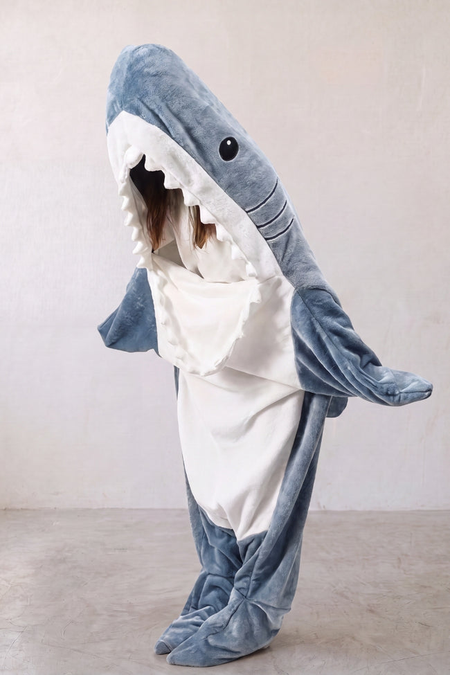 Pyjama requin combinaison une pièce à capuche bleue, chaude et amusante pour l'hiver cocooning