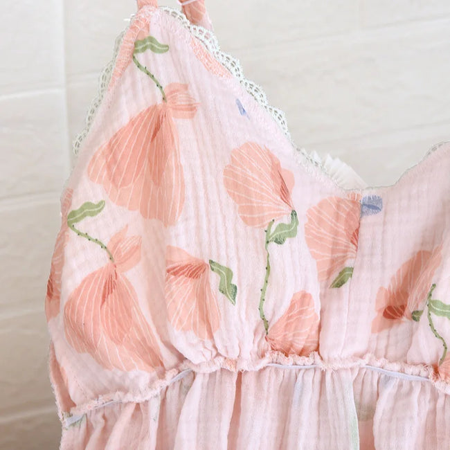 Pyjama short nuisette femme, détail du motif et des bretelles, vue rapprochée