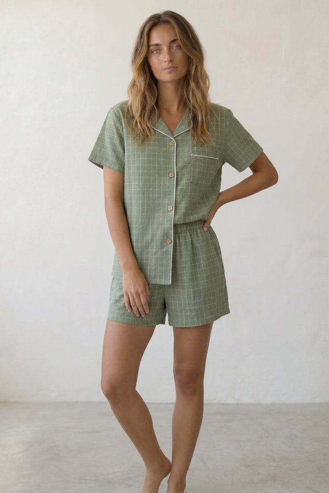 Pyjama short sauge femme uni, haut boutonné manches courtes col chemise liseré et short assorti, vue de face