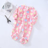 Pyjama bébé rose velouté, combinaison zippée à motif cœurs et lapins et pieds intégrés
