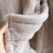 Robe de chambre cocooning, détail de la matière gaufrée